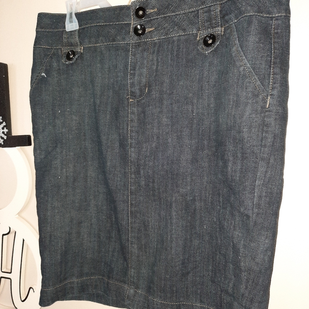 Denim pencil skirt